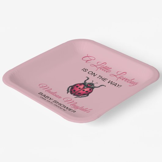 A Little Love Bug Is On The Way Ladybug Pappteller (Gewinkelt)