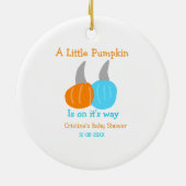 A little pumpkin is on it's way baby shower orange keramik ornament (Hinten)