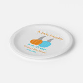 A little pumpkin is on it's way baby shower orange pappteller (Schrägansicht)