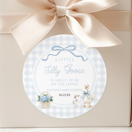 A Little Silly Goose Blue Floral Bow Baby Shower Runder Aufkleber