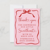 A Little Sweetheart Pink Red Bow Girl Baby Shower Dankeskarte (Vorderseite)