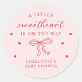 A Little Sweetheart Valentine Bow Baby Shower Runder Aufkleber (Vorderseite)