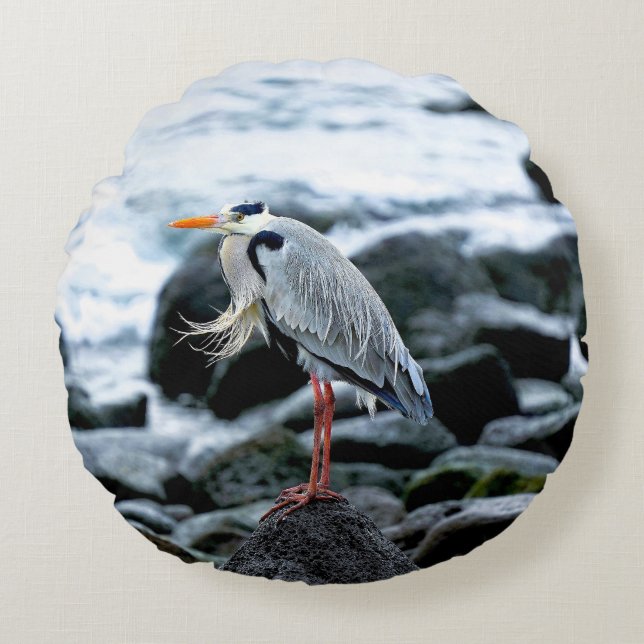 A Lone Heron Rundes Kissen (Vorderseite)