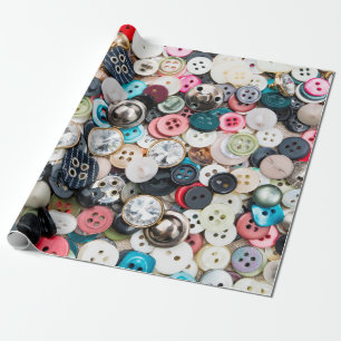 A lot of colorful sewing buttons of different colo geschenkpapier