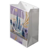 A Lunar Cityscape Mittlere Geschenktüte (Rückseite Schrägansicht)