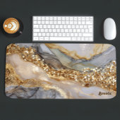 A luxurious gold and white marble background schreibtischunterlage