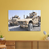 A M-ATV Mine Resistant Ambusgeschütztes Fahrzeug 2 Leinwanddruck (Insitu (Wohnzimmer))
