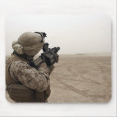 A Marine feuert die M-32 Mousepad (Vorne)