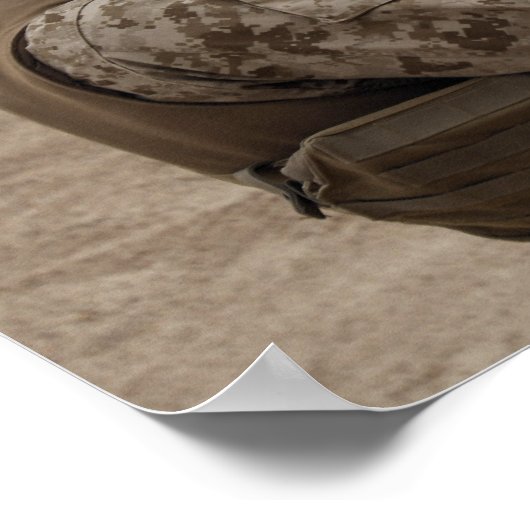 A Marine feuert die M-32 Poster (Ecke)