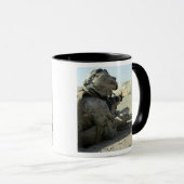 A Marine feuert ein Dienstgewehr M16A2 Tasse (VorderseiteRechts)