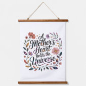 A Mother's Heart Holds The Universe Wandteppich Mit Holzrahmen (Vorderseite)