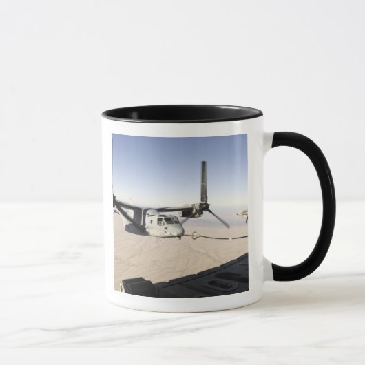 A MV-22 Osprey rebrennt Mittelflug Tasse (Rechts)