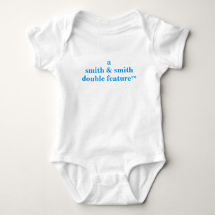A (Namen der Eltern hier) Doppelfunktion für Twins Baby Strampler