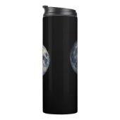 A painting of the moon in a space thermosbecher (Nach rechts gedreht)