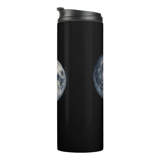 A painting of the moon in a space thermosbecher (Nach rechts gedreht)