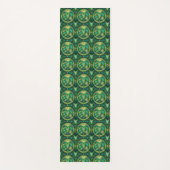 A pattern of intricate, green and gold circular  yogamatte (Vorderseite)