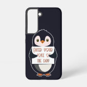 A penguin holding a sign with custom text samsung galaxy hülle (Rückseite)