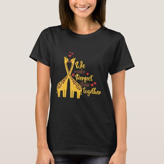 A perfect pair and cute giraffe animal   nature T-Shirt (Vorderseite)