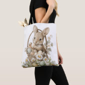 a rabbit in a wicker basket with Easter eggs Tasche (Von Nahem)