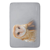 A Serene Barn Owl Badematte (Vorderseite Vertikal)