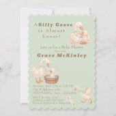 A Silly Goose is Almost Loose green Baby Shower Einladung (Vorderseite)