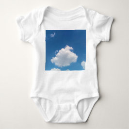 A simple cloud baby strampler