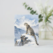 A Snow Leopard on a Snowy Mountain Peak Postkarte (Stehend Vorderseite)