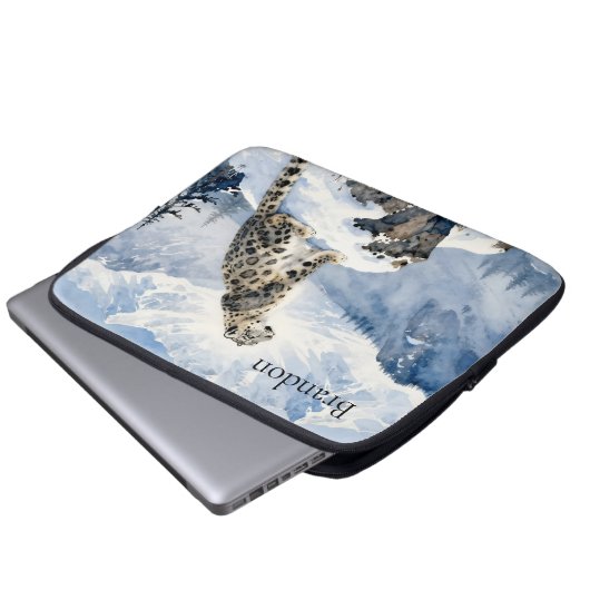 A Snow Leopard on Snowy Peak Personalized Laptopschutzhülle (Vorne Knopf)