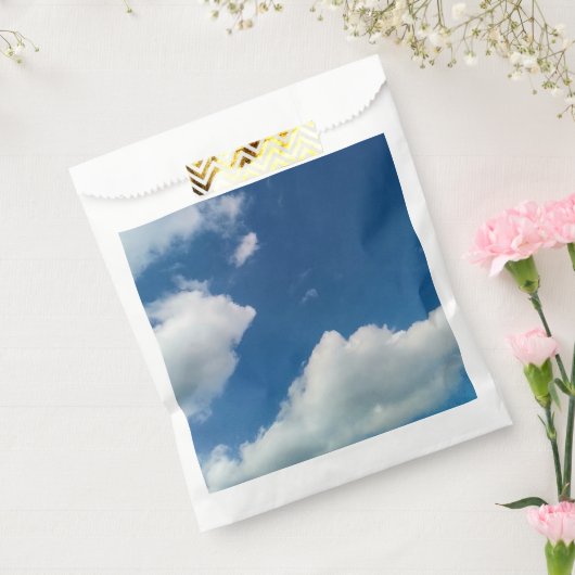 A softness in the clouds geschenktütchen (Versiegelt)