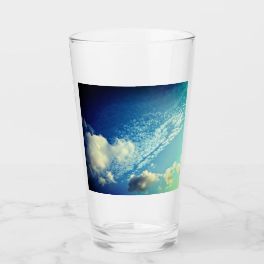 A sprinkling of clouds glas (Vorderseite)