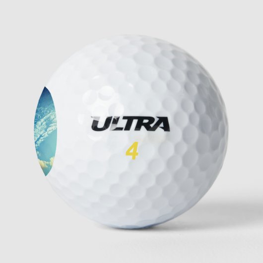 A sprinkling of clouds golfball (Logo)