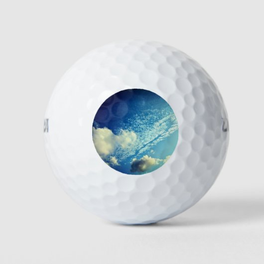A sprinkling of clouds golfball (Vorderseite)
