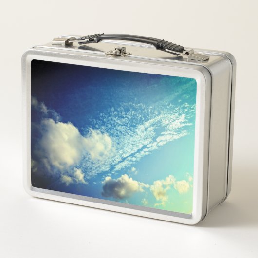 A sprinkling of clouds metall brotdose (Vorderseite)