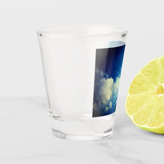 A sprinkling of clouds schnapsglas (Links)