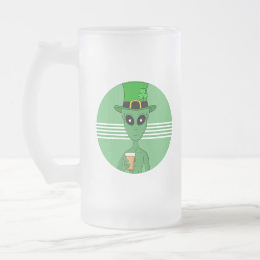 A St. Patrick's Alien Mattglas Bierglas (Links)