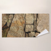 A stone wall made of cobblestones background textu badehandtuch (Badehandtuch)