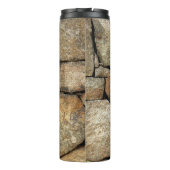 A stone wall made of cobblestones background textu thermosbecher (Rückseite)