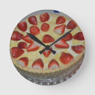 A strawberry cake runde wanduhr