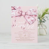 A Sweet Girl Pink Bow Baby Shower Invitation Einladung (Stehend Vorderseite)