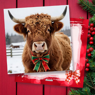 A Sweet Highland Cow on a Snowy Christmas Day Feiertagskarte