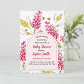 A Sweet Little Bee Is On Her Way Einladung (Stehend Vorderseite)