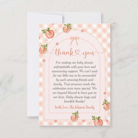A Sweet Little Peach Gingham Baby Shower Dankeskarte (Vorderseite)