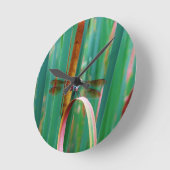 A teal Eyed Dragonfly with cattails Runde Wanduhr (Winkel)