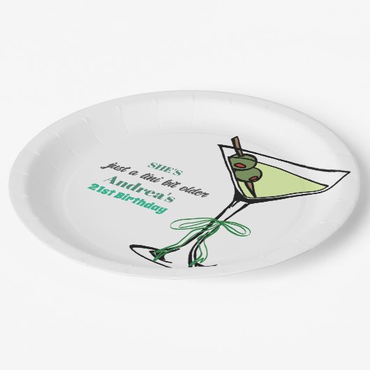 A Tini Bit Older 21st Birthday Party Pappteller (Schrägansicht)