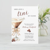 A Tini Bit Older Espresso Martini 40. Geburtstag Einladung (Stehend Vorderseite)