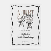 A Tini Bit Older Espresso Martini Quirky Willkomme Acrylschild (Vorderseite)