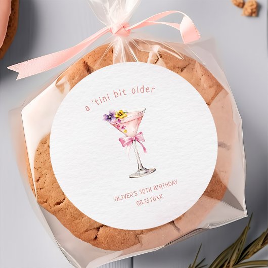 A Tini Bit Older Martini 30th Birthday Party Runder Aufkleber