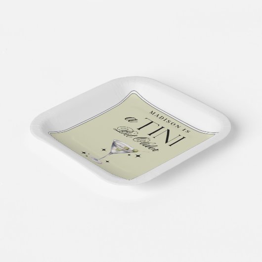 a Tini Bit Older Martini Olive Birthday Pappteller (Gewinkelt)