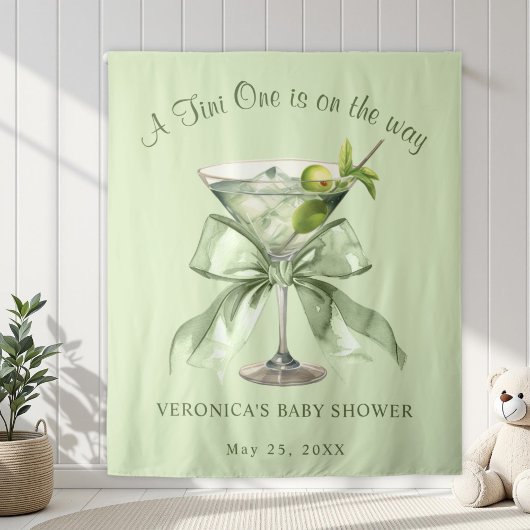 A tini One is on the Way Bow Martini Baby Shower Wandteppich