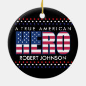 A True American Hero Keramik Ornament (Hinten)
